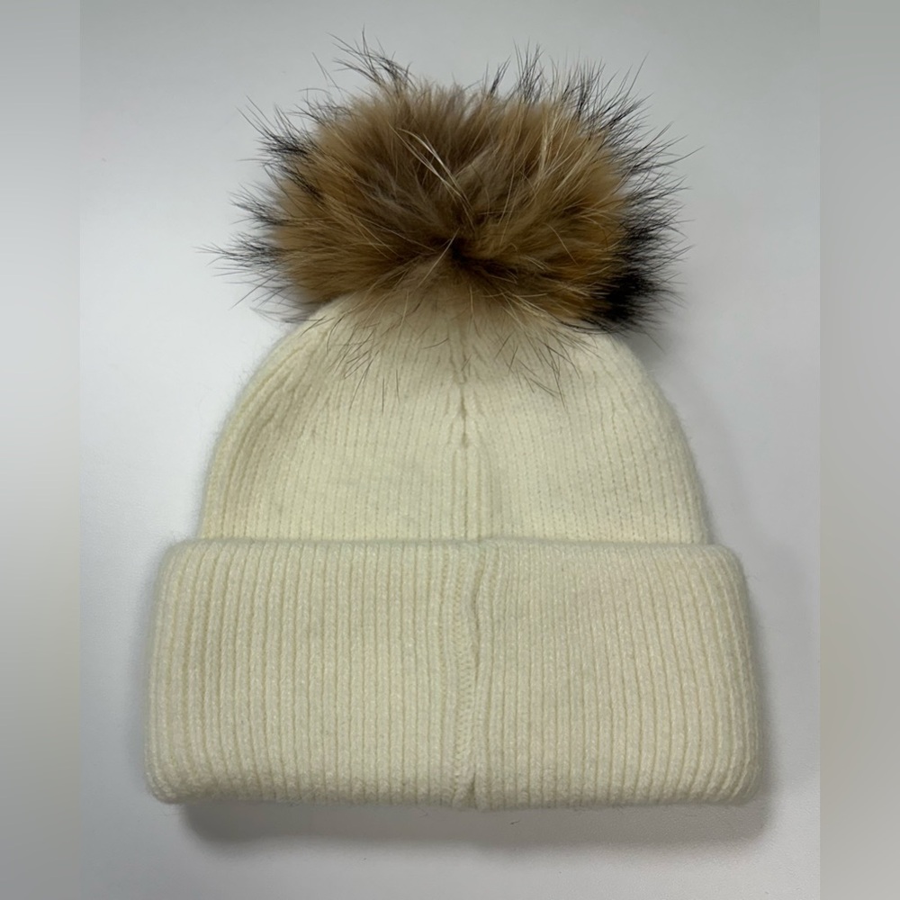 Elegant NWT Cherie Bliss Cream Knit Hat with Faux Fur Pom - Picture 2 of 8